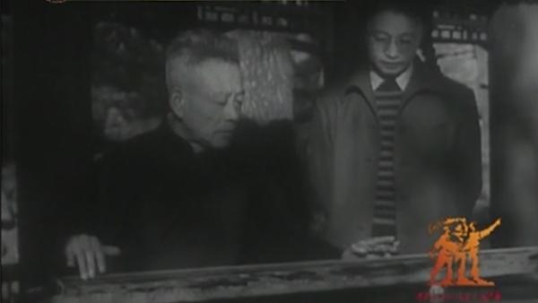 1956年,管平湖在北京北海漪澜堂演奏《流水》