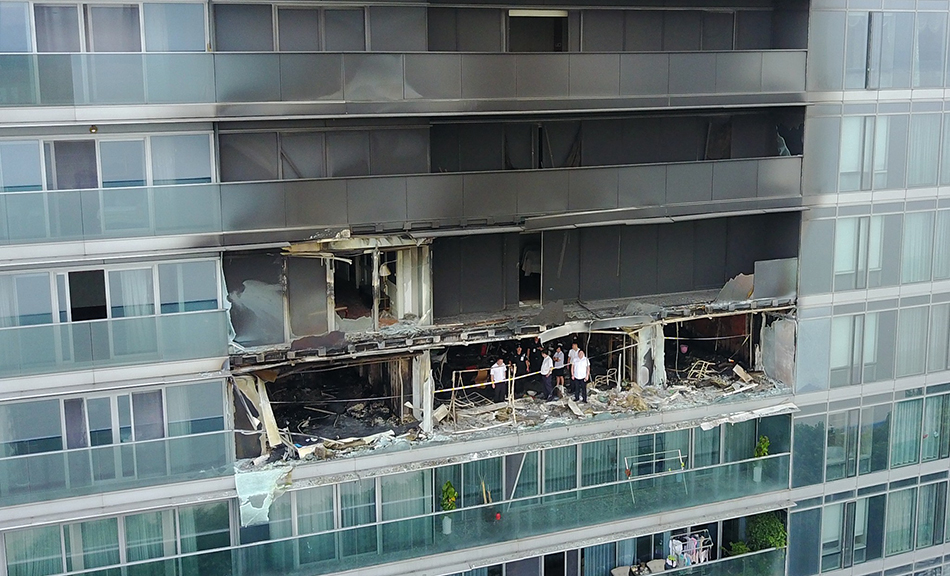 直击|杭州豪宅大火致4人死亡保姆系嫌犯,警方勘